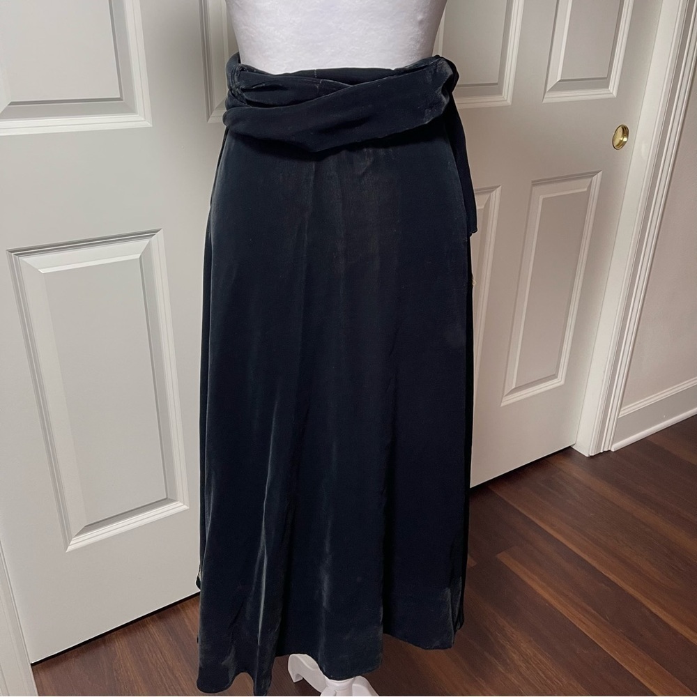 Black Velvet Wrap Skirt Gold Floral Embroidery Handmade in India S\M - Picture 9 of 13